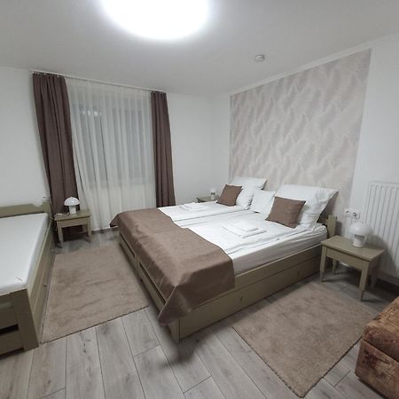 Ilona Apartman Jula Exterior foto
