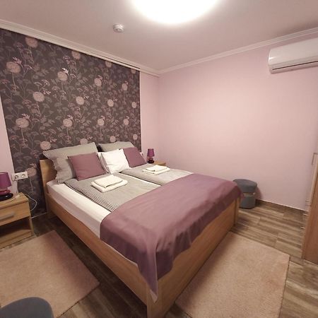 Ilona Apartman Jula Exterior foto