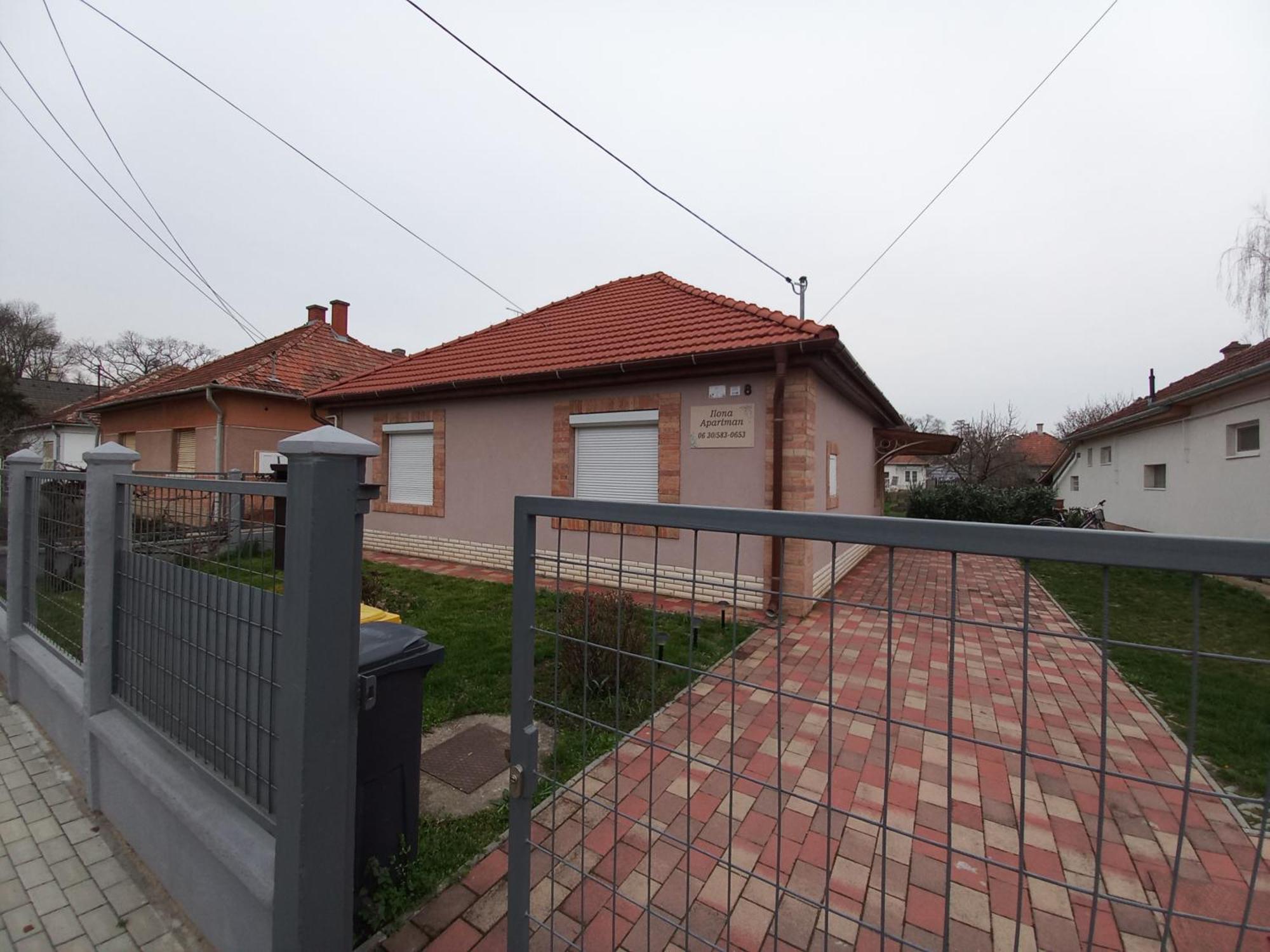 Ilona Apartman Jula Exterior foto